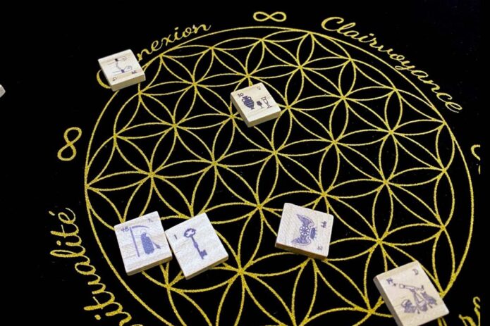 runes de Belline pouvoir divinatoire
